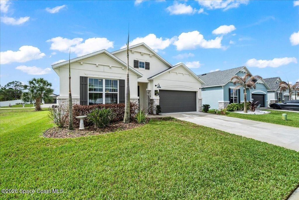 524 Corbin Circle SW, Palm Bay, FL 32908