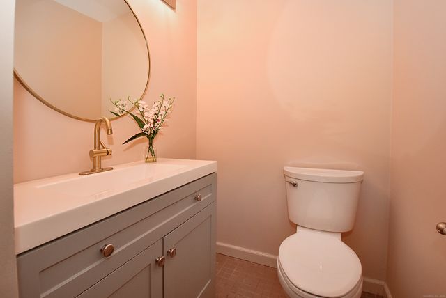 7 Barrington Drive APT C, Wethersfield, CT 06109