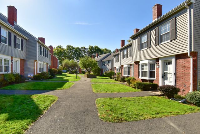 7 Barrington Drive APT C, Wethersfield, CT 06109