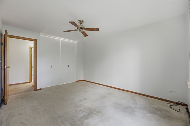 1130 E Randville Drive 1B, Palatine, IL 60074