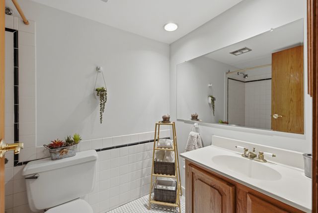 1130 E Randville Drive 1B, Palatine, IL 60074
