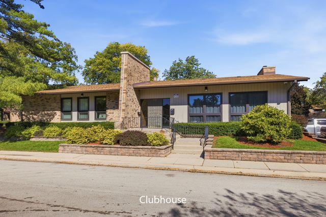 1130 E Randville Drive 1B, Palatine, IL 60074