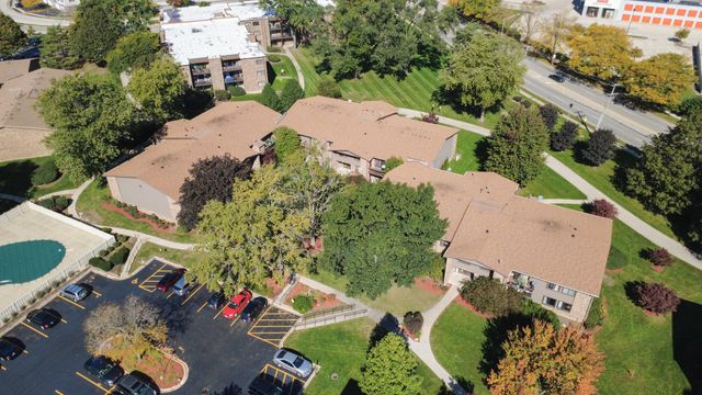 1130 E Randville Drive 1B, Palatine, IL 60074