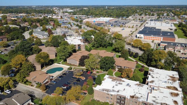 1130 E Randville Drive 1B, Palatine, IL 60074