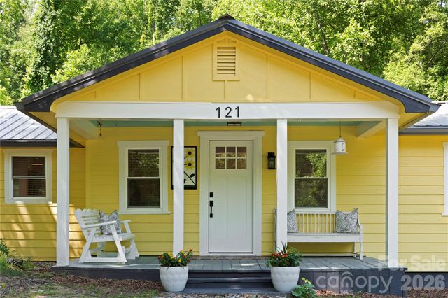 121 Sugar Cove Road, Weaverville, NC 28787
