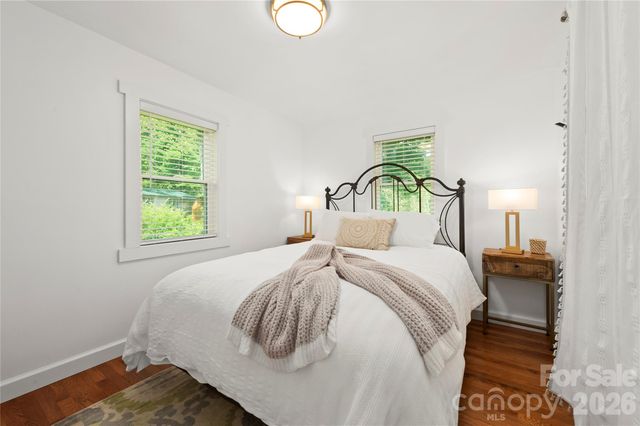 121 Sugar Cove Road, Weaverville, NC 28787