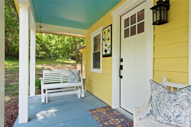 121 Sugar Cove Road, Weaverville, NC 28787