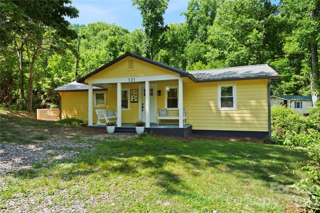 121 Sugar Cove Road, Weaverville, NC 28787
