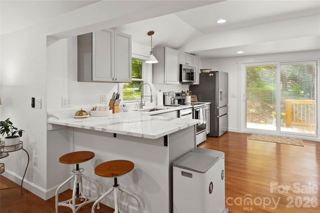 121 Sugar Cove Road, Weaverville, NC 28787