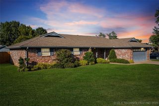 6628 Castle Court, Bartlesville, OK 74006