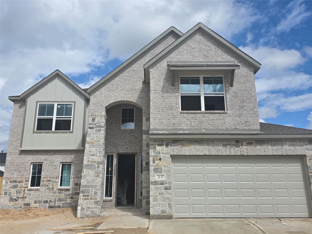 2137 Golden Spruce Lane, Conroe, TX 77301