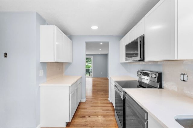 45 Abington Rd 45, Danvers, MA 01923