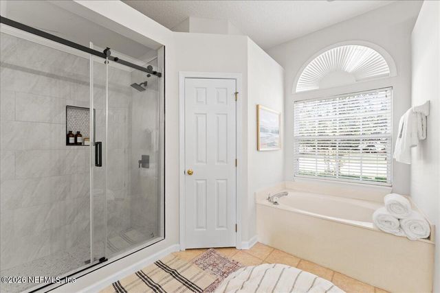 4956 GRAND LAKES Drive N, Jacksonville, FL 32258