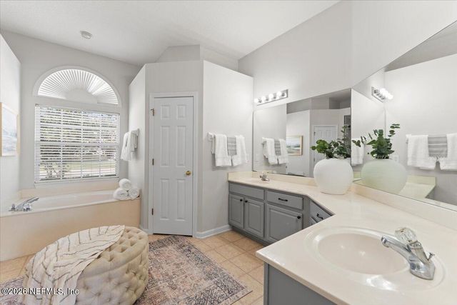 4956 GRAND LAKES Drive N, Jacksonville, FL 32258