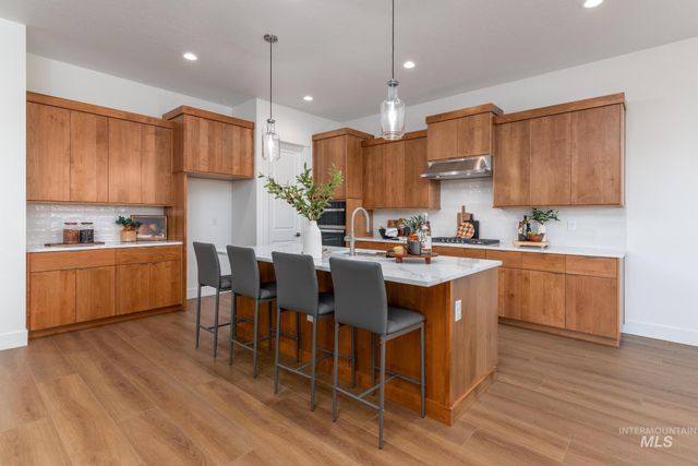 7049 W Alveo Dr, Eagle, ID 83616