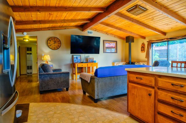 21220 Oakwood Ln, Foresthill, CA 95631