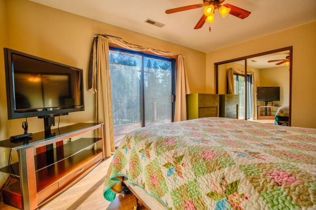 21220 Oakwood Ln, Foresthill, CA 95631