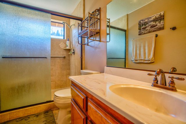 21220 Oakwood Ln, Foresthill, CA 95631