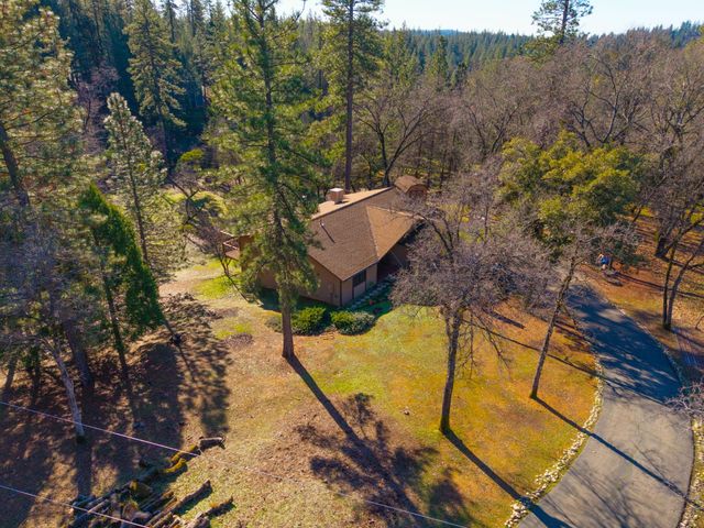 21220 Oakwood Ln, Foresthill, CA 95631