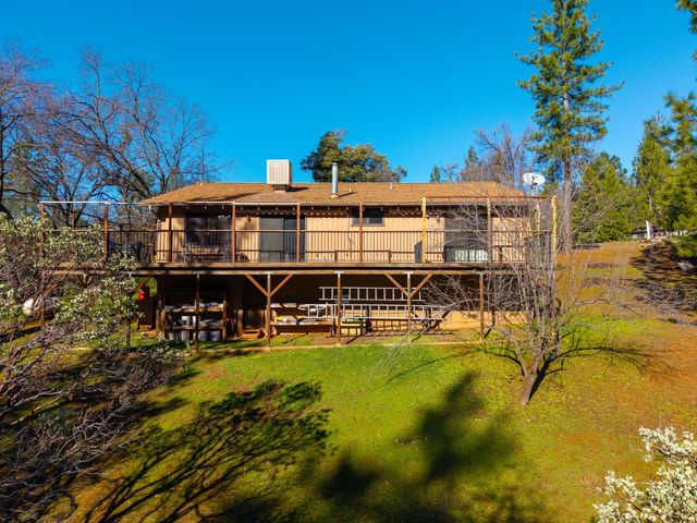 21220 Oakwood Ln, Foresthill, CA 95631