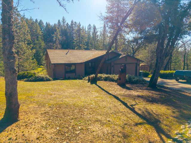 21220 Oakwood Ln, Foresthill, CA 95631