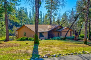 21220 Oakwood Ln, Foresthill, CA 95631