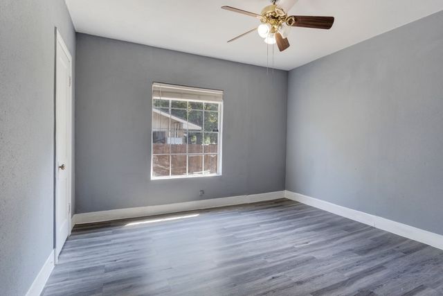 1416 N Cleveland Avenue, Sherman, TX 75090