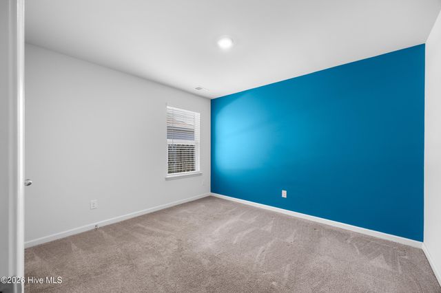 562 Draymore Drive NE, Leland, NC 28451