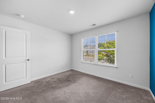 562 Draymore Drive NE, Leland, NC 28451