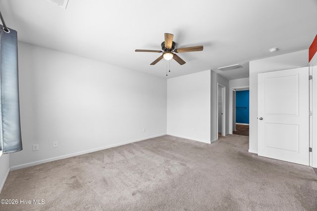 562 Draymore Drive NE, Leland, NC 28451