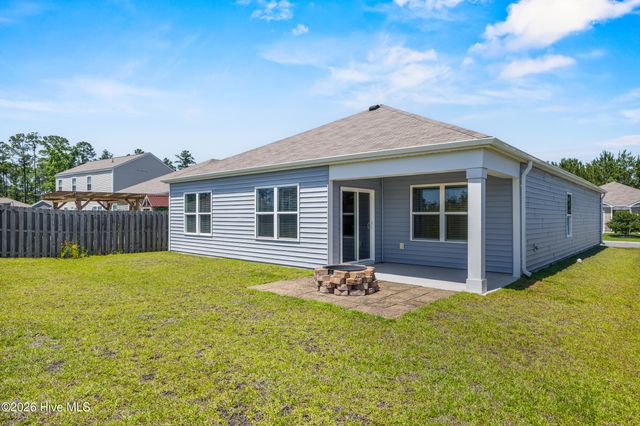562 Draymore Drive NE, Leland, NC 28451