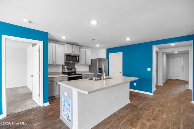 562 Draymore Drive NE, Leland, NC 28451