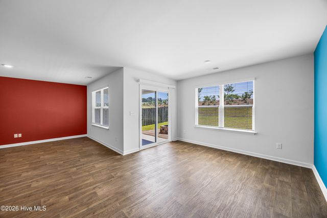 562 Draymore Drive NE, Leland, NC 28451