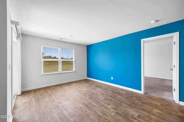 562 Draymore Drive NE, Leland, NC 28451