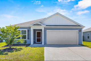 562 Draymore Drive NE, Leland, NC 28451