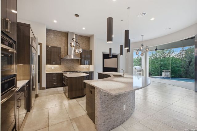 42 Via Aragon, San Antonio, TX 78257