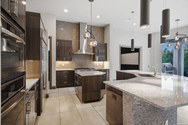 42 Via Aragon, San Antonio, TX 78257