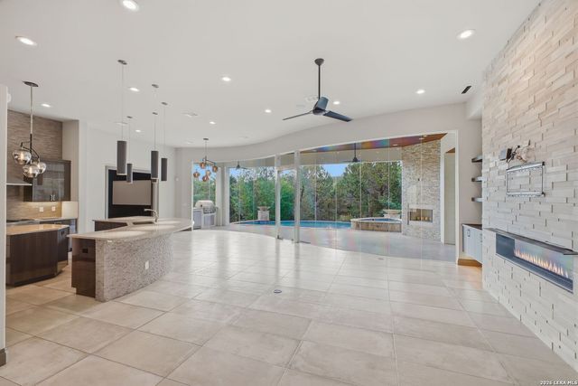 42 Via Aragon, San Antonio, TX 78257