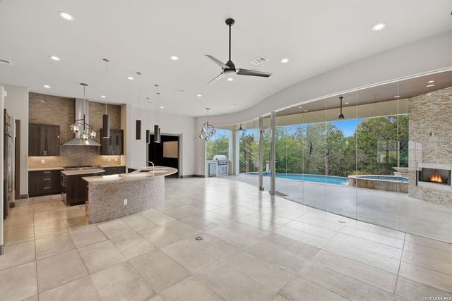 42 Via Aragon, San Antonio, TX 78257
