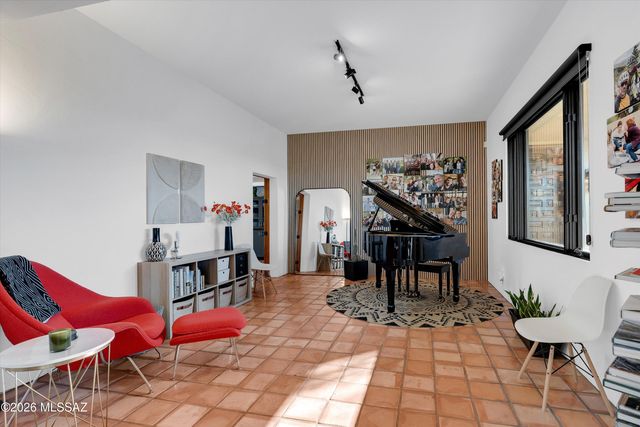 7901 N Sendero De Juana, Tucson, AZ 85718