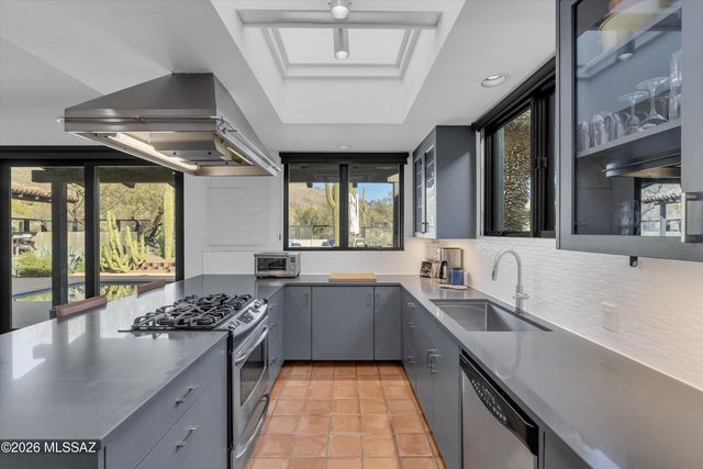 7901 N Sendero De Juana, Tucson, AZ 85718