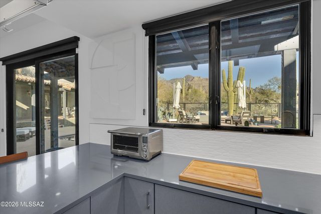 7901 N Sendero De Juana, Tucson, AZ 85718