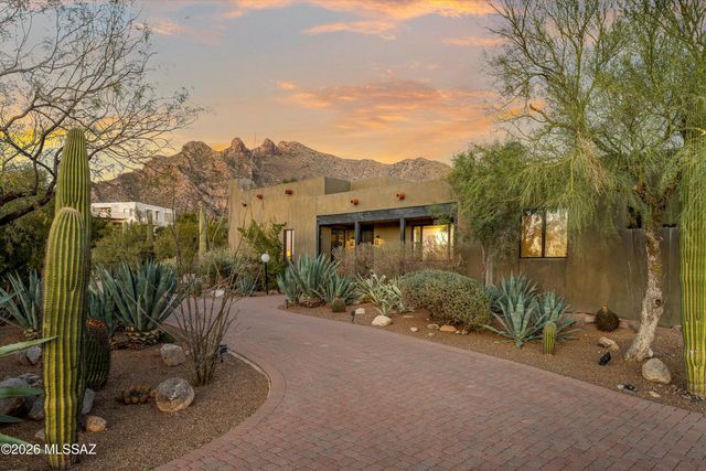 7901 N Sendero De Juana, Tucson, AZ 85718