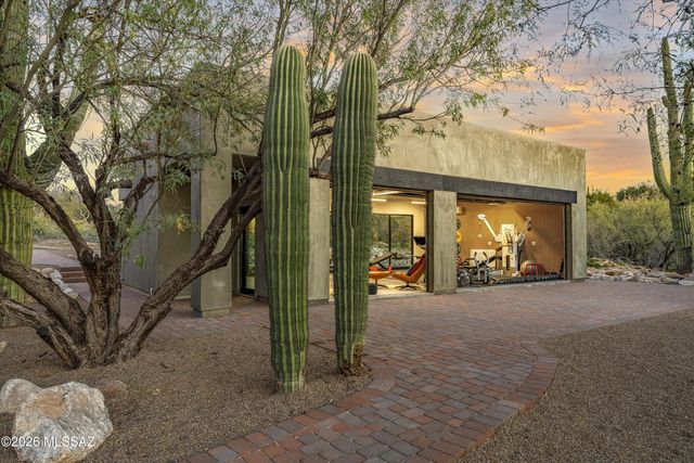 7901 N Sendero De Juana, Tucson, AZ 85718