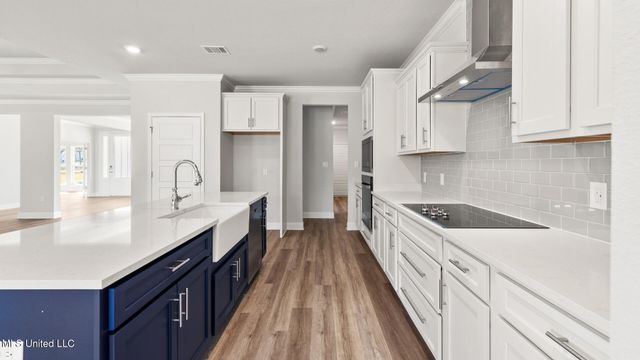 6625 Palm Pointe Drive, Ocean Springs, MS 39564