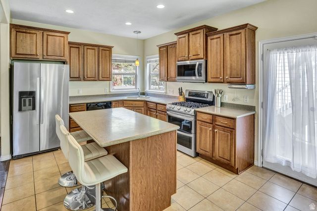 4212 W LAKE BRIDGE DR, South Jordan, UT 84095