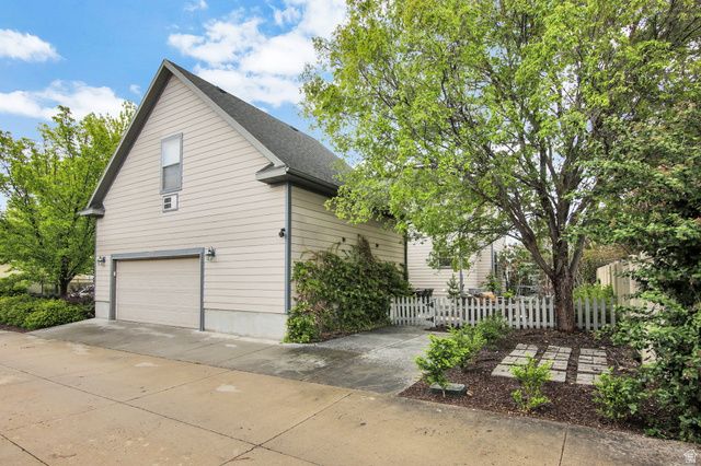 4212 W LAKE BRIDGE DR, South Jordan, UT 84095