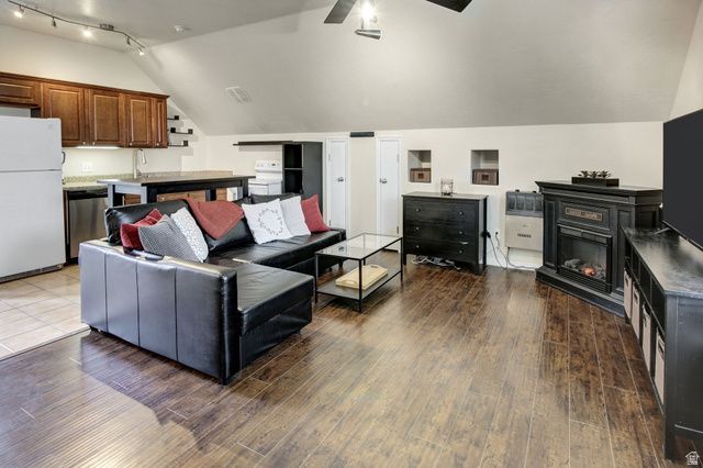 4212 W LAKE BRIDGE DR, South Jordan, UT 84095