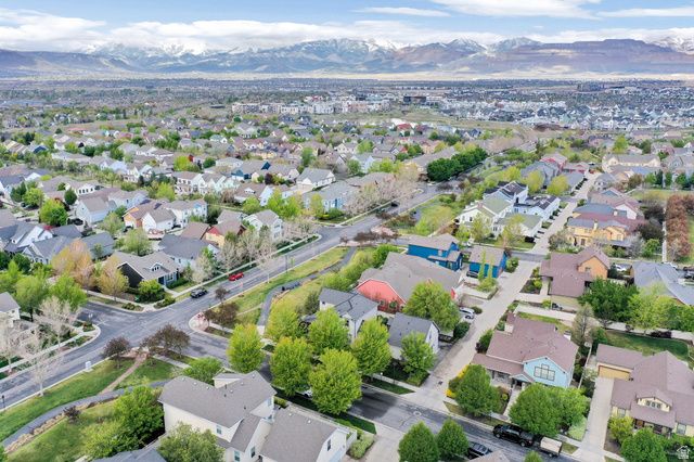 4212 W LAKE BRIDGE DR, South Jordan, UT 84095