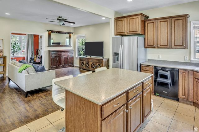 4212 W LAKE BRIDGE DR, South Jordan, UT 84095